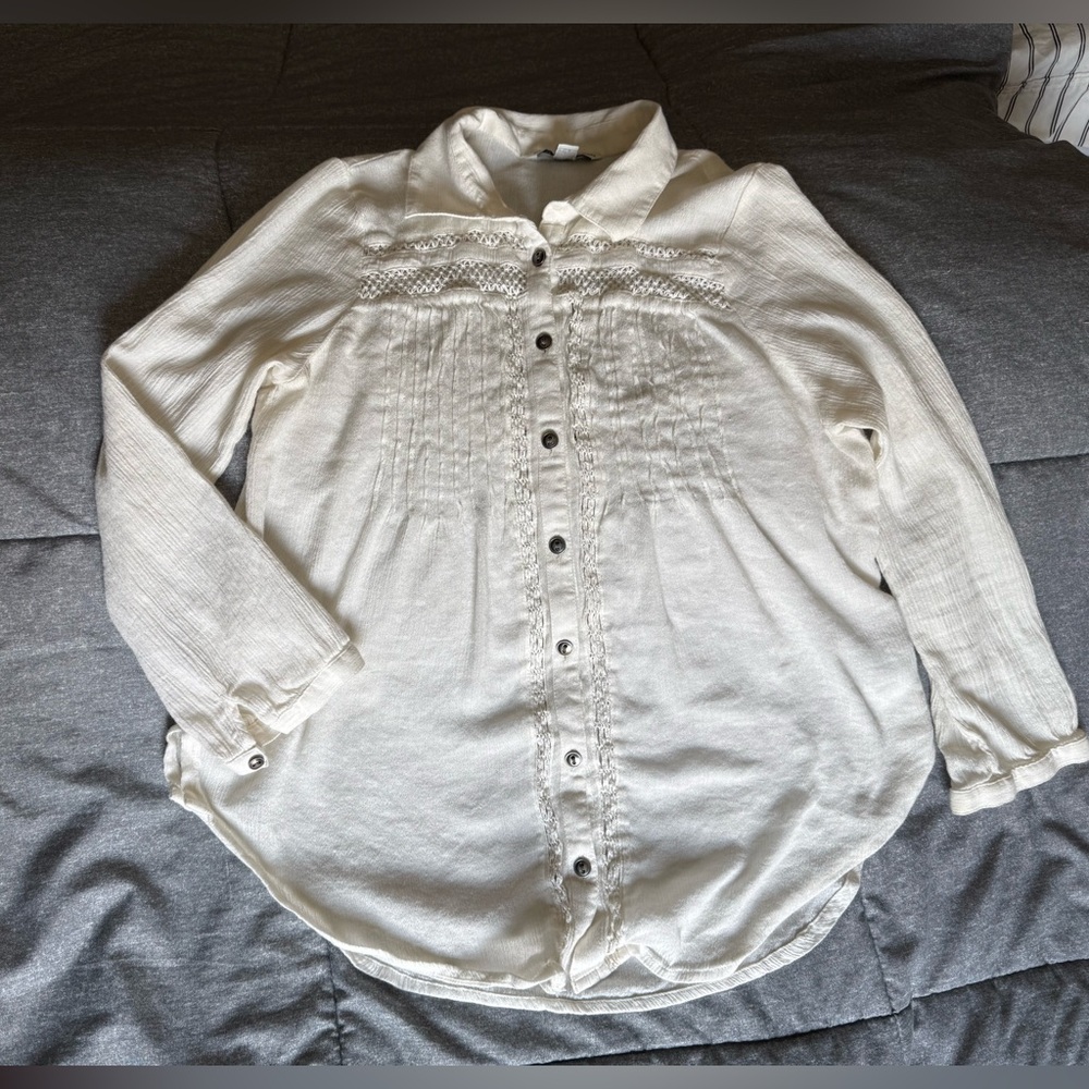 American Eagle Outfitters Cream Textured Blouse